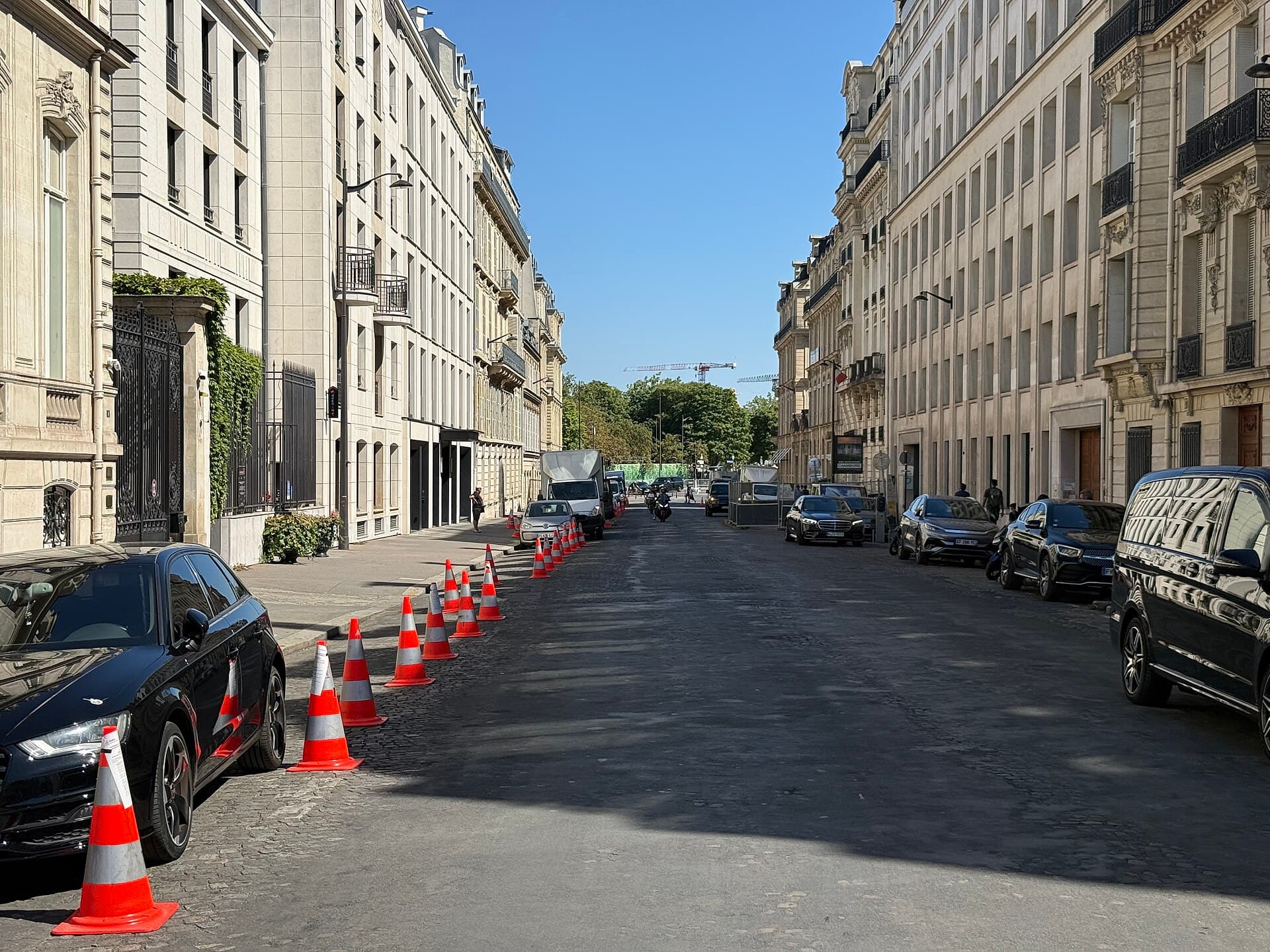Rue François 1er in Paris's 8th arrondissement, home to the Balmain couture house since 1945, photographed in July 2026.